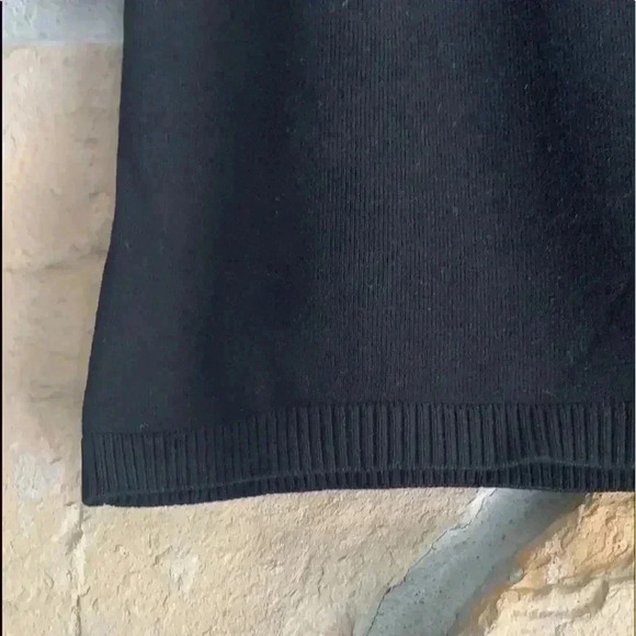 August Silk Black no sleeve sweater - Picture 2 of 5
